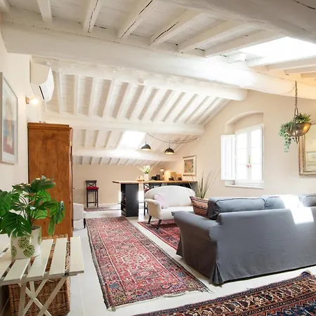 Casa Cantore Close To The Walls *